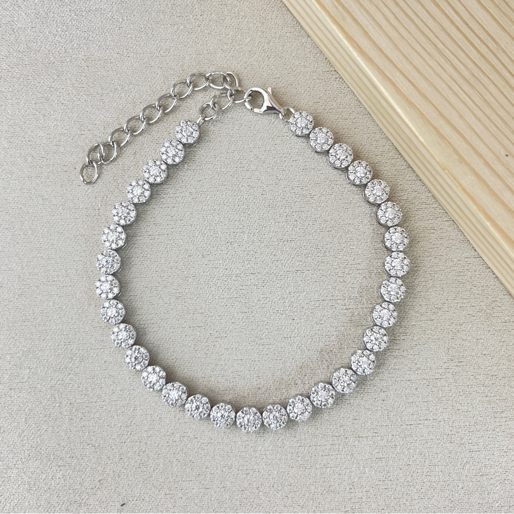 18k Gold Plated S925 Tennis Bracelet with Brilliant Diamond Halo - Picture 1 of 8